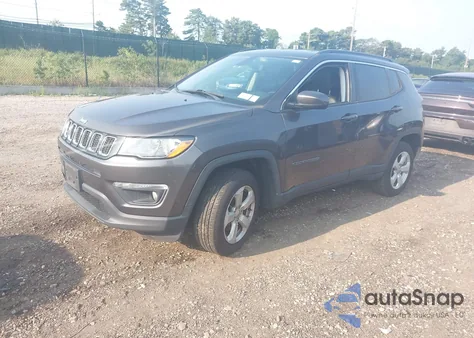 2021 Jeep Compass Latitude 4X4 z USA, uszkodzony, nr VIN 3C4NJDBB1MT506812